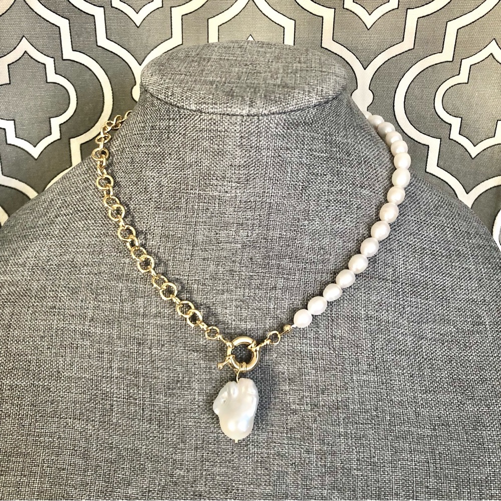 Beautiful Pearl 18k Gold plated Necklace Baroque Pendant